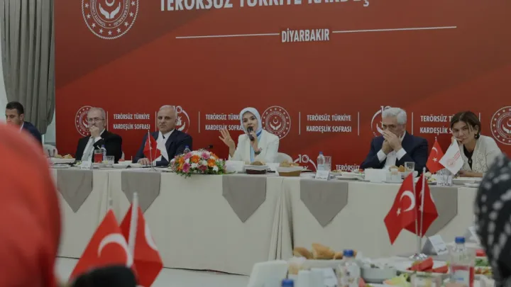 Mahinur Özdemir Göktaş Diyarbakır’da Terörsüz Türkiye sürecini anlattı
