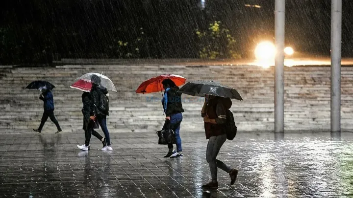 Meteoroloji’den 12 İl İçin Kuvvetli Sağanak Uyarısı: Sel ve Su Baskını Riskine Dikkat