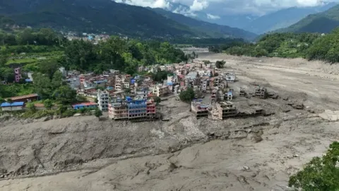 Nepal’de Sel Felaketinin Bilançosu Ağırlaşıyor: 1.050 Ölü, Binlerce Kişi Kayıp