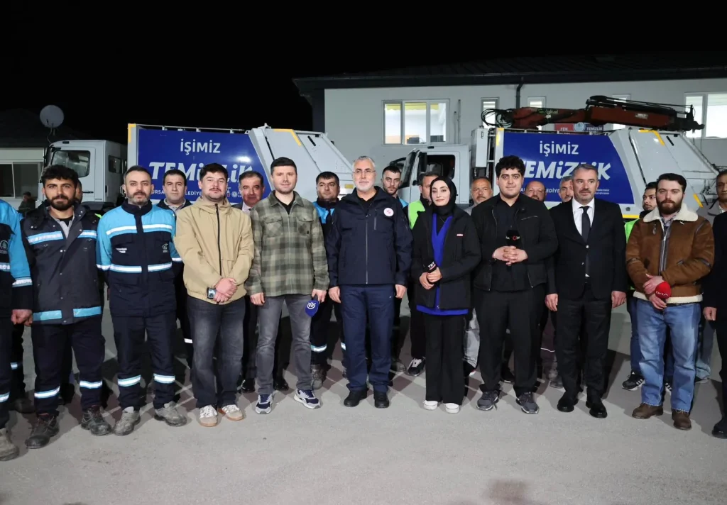 Bakan Işıkhan, 1 Mayıs'ı İşçilerle Karşıladı