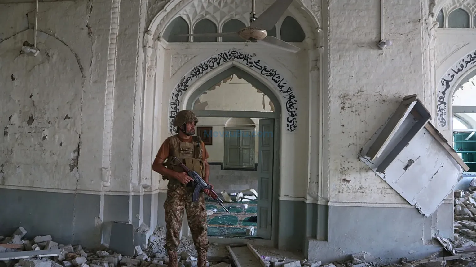 Pakistan’da Camiye Kanlı Saldırı: Ölü Sayısı 21’e Yükseldi, 103 Yaralı